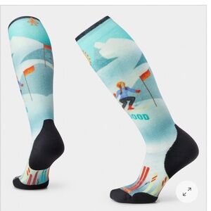 New with tags smartwool women’s ski socks size M merino